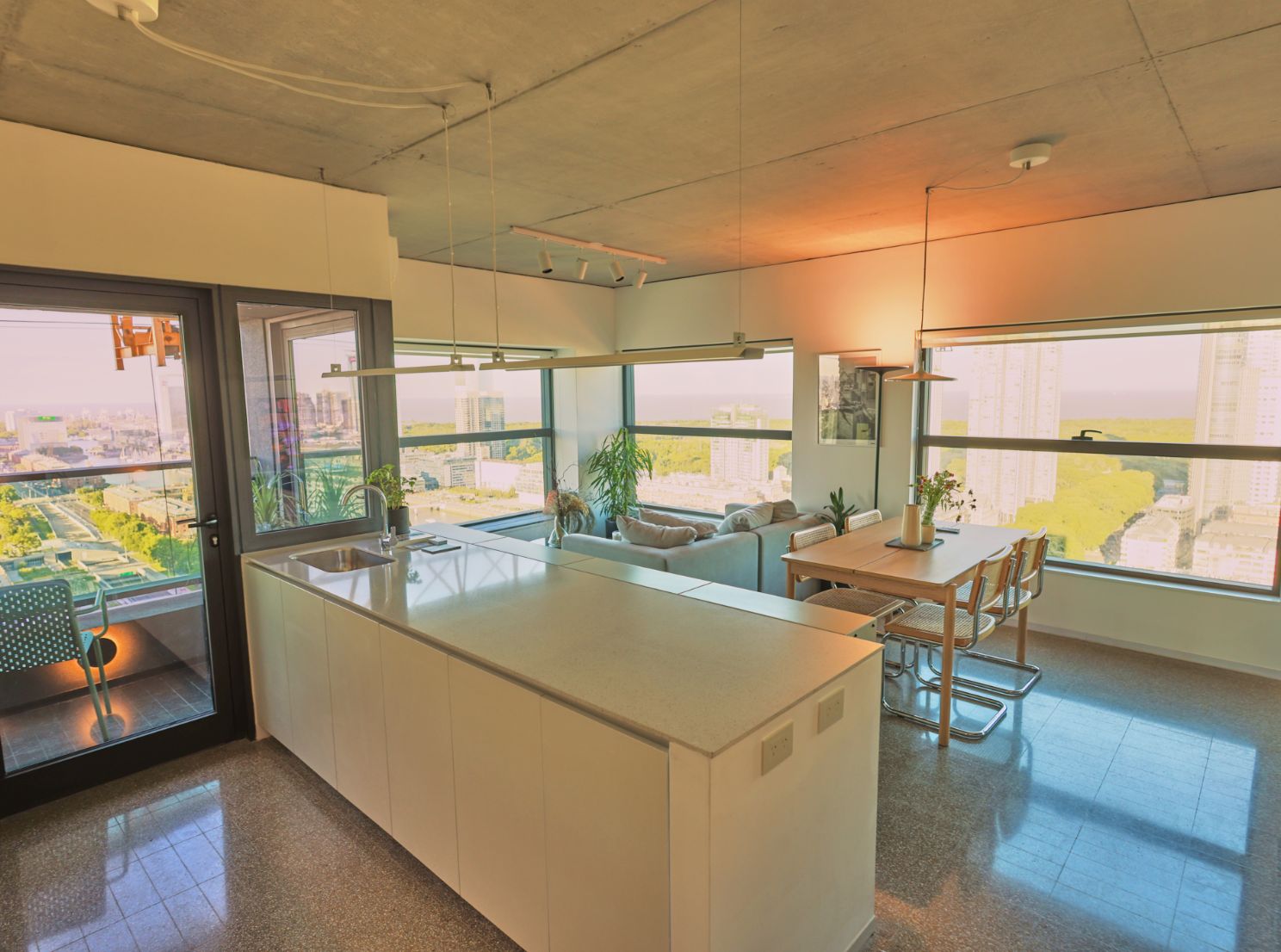 Espacio interior en el edificio Huergo 475